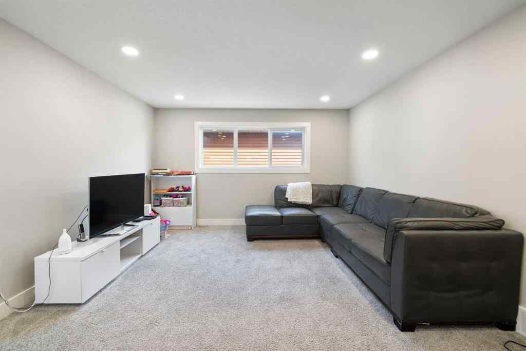 MLS® A2255412 - 53 Savanna Heath NE in Saddle Ridge Calgary, Residential