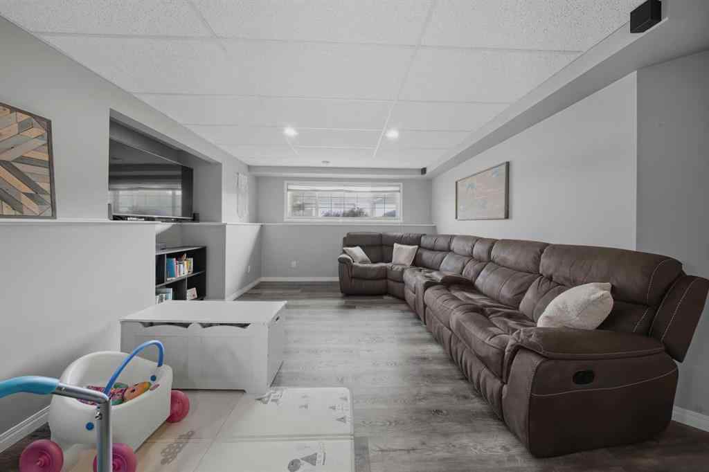 MLS® A2255415 - 105 Darling Crescent  in Devonshire Red Deer, Residential