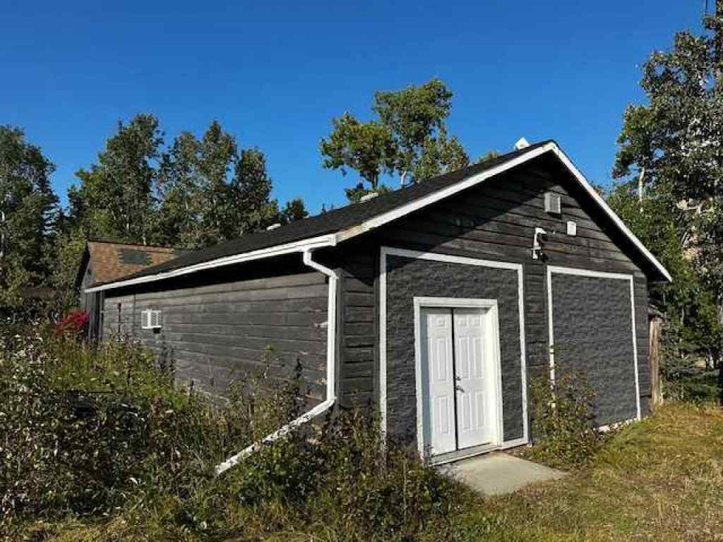 MLS® A2255420 - 5204 579 Highway  in Watervalley Rural Mountain View County, Commercial