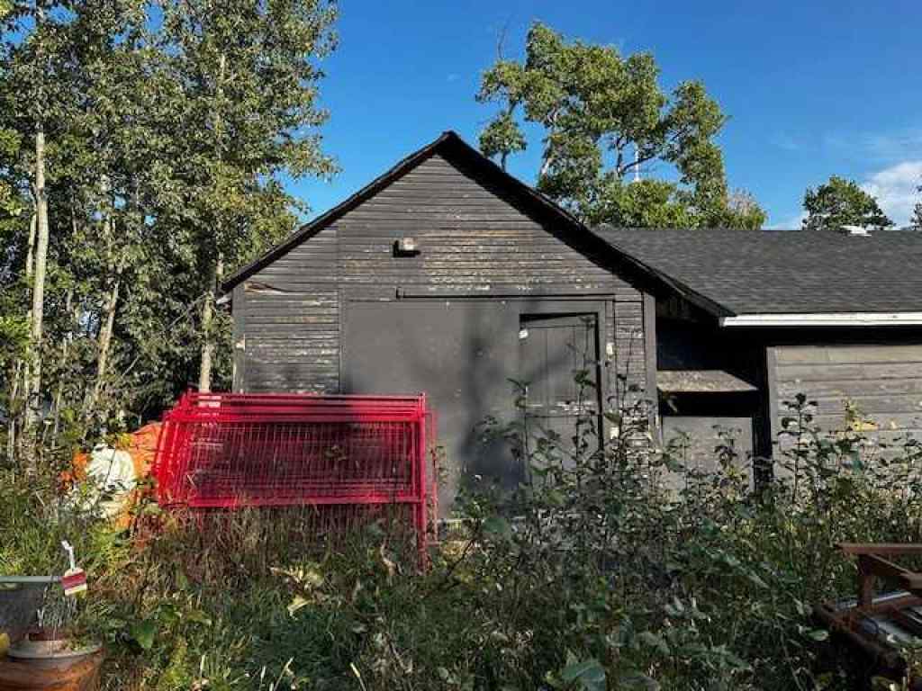 MLS® A2255420 - 5204 579 Highway  in Watervalley Rural Mountain View County, Commercial