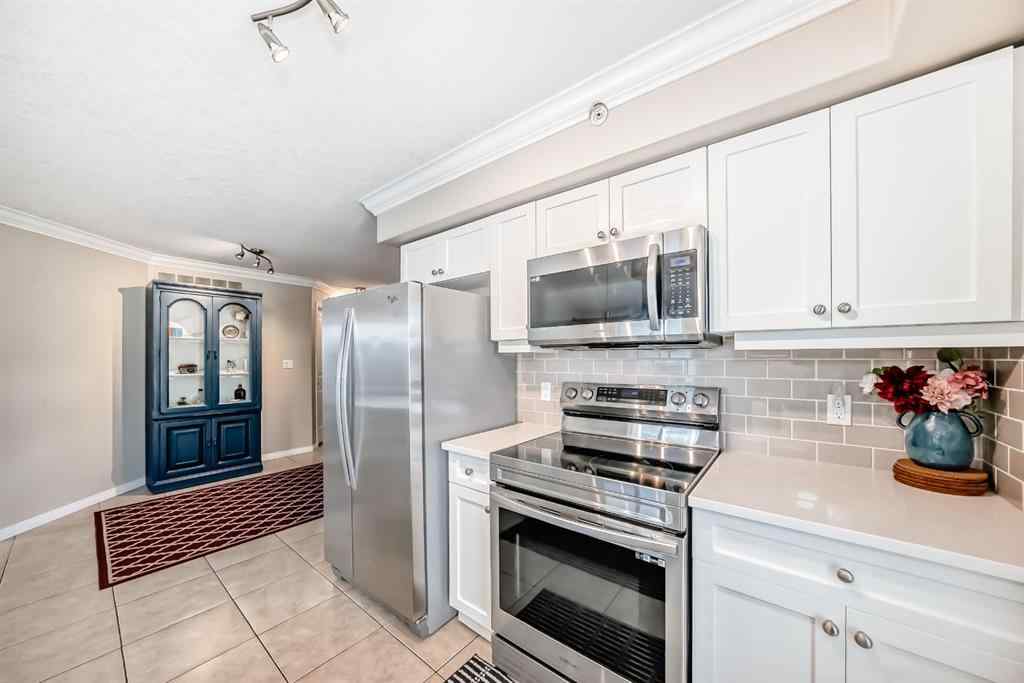 MLS® A2255423 - Unit #404 736 57 Avenue SW in Windsor Park Calgary, Residential