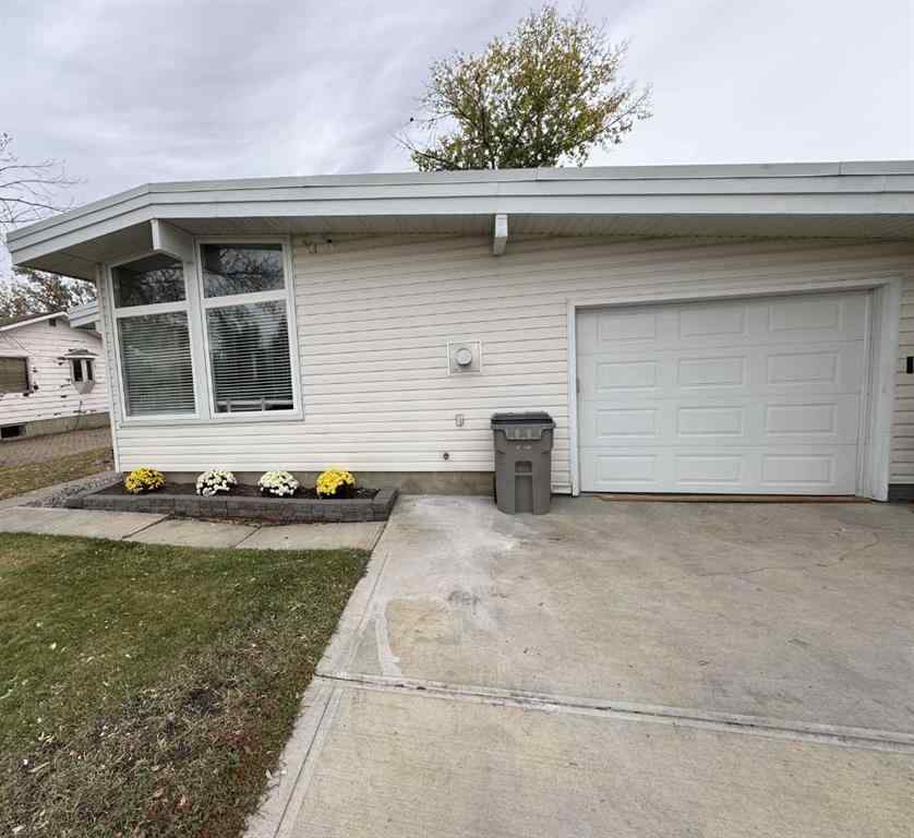 MLS® A2255431 - 10245 113 Avenue  in Avondale Grande Prairie, Residential