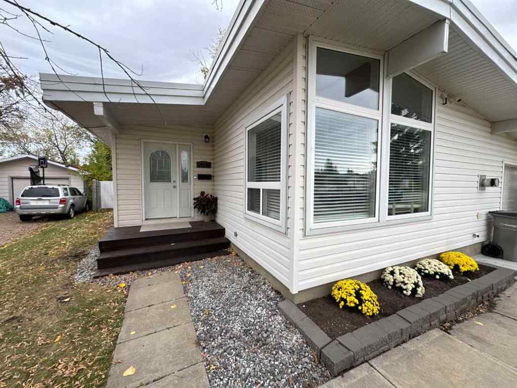 MLS® A2255431 - 10245 113 Avenue  in Avondale Grande Prairie, Residential