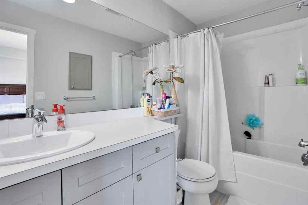 MLS® A2255435 - 215 Savanna Parade NE in Saddle Ridge Calgary, Residential