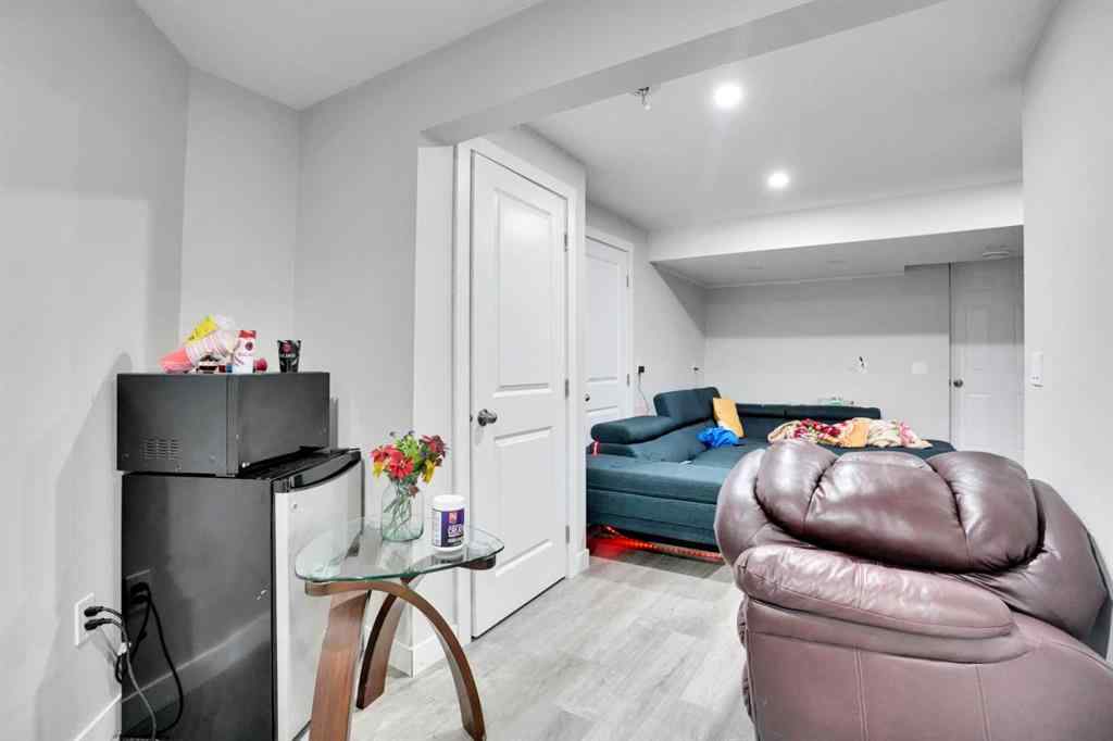 MLS® A2255435 - 215 Savanna Parade NE in Saddle Ridge Calgary, Residential