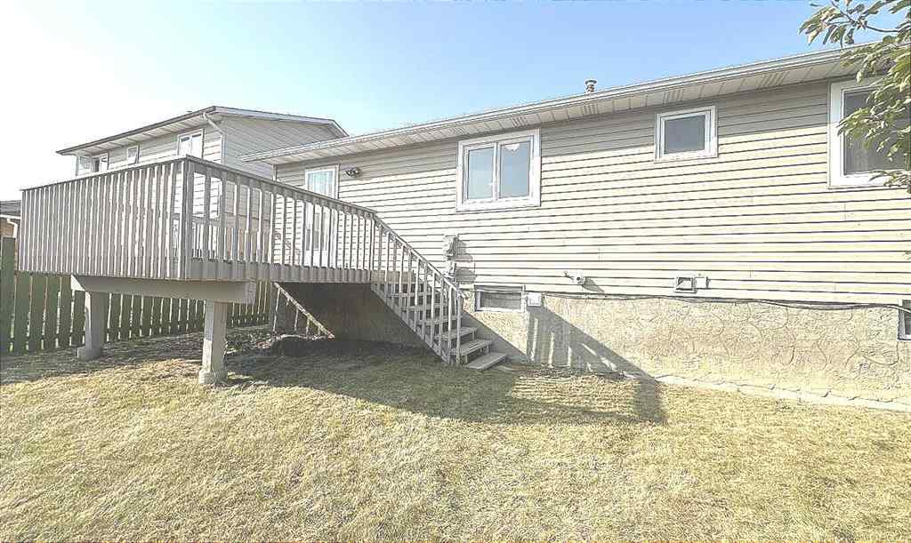 MLS® A2255440 - 932 Rundlecairn Way NE in Rundle Calgary, Residential
