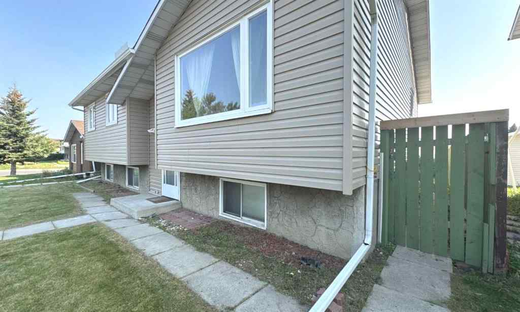MLS® A2255440 - 932 Rundlecairn Way NE in Rundle Calgary, Residential
