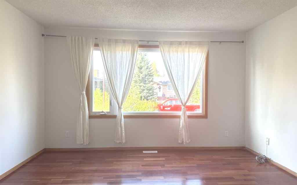 MLS® A2255440 - 932 Rundlecairn Way NE in Rundle Calgary, Residential