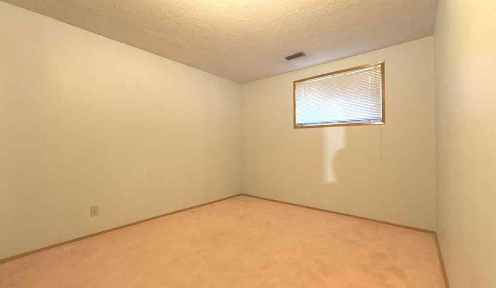 MLS® A2255440 - 932 Rundlecairn Way NE in Rundle Calgary, Residential