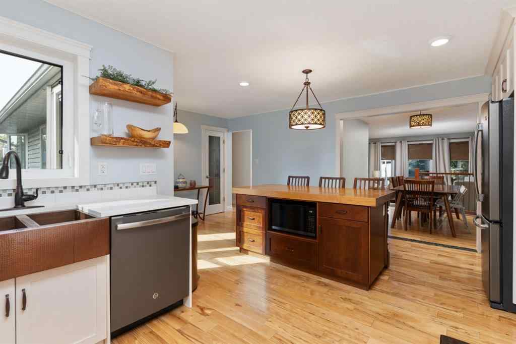MLS® A2255443 - 5005 65 Street  in Grandview Camrose, Residential