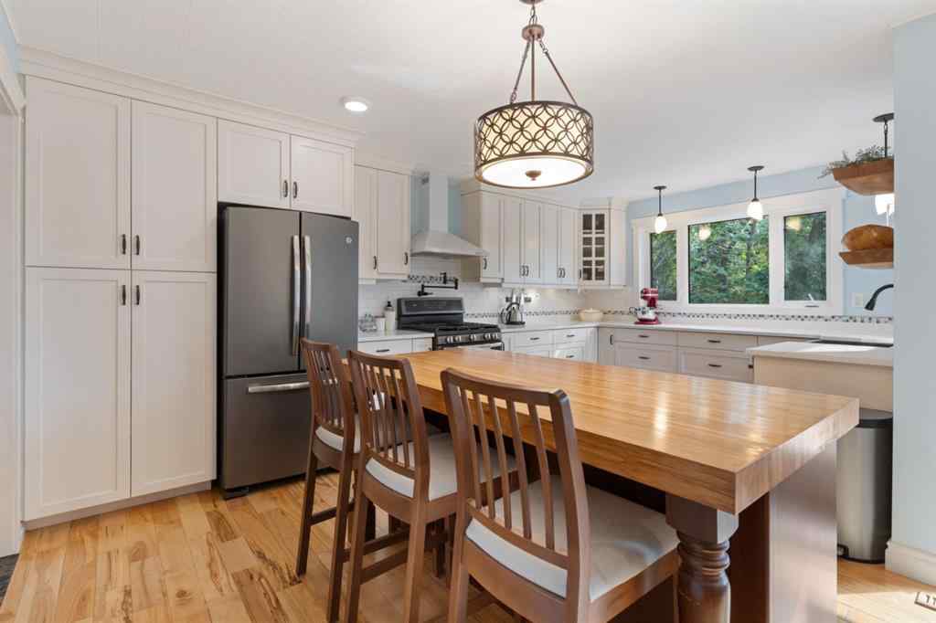 MLS® A2255443 - 5005 65 Street  in Grandview Camrose, Residential