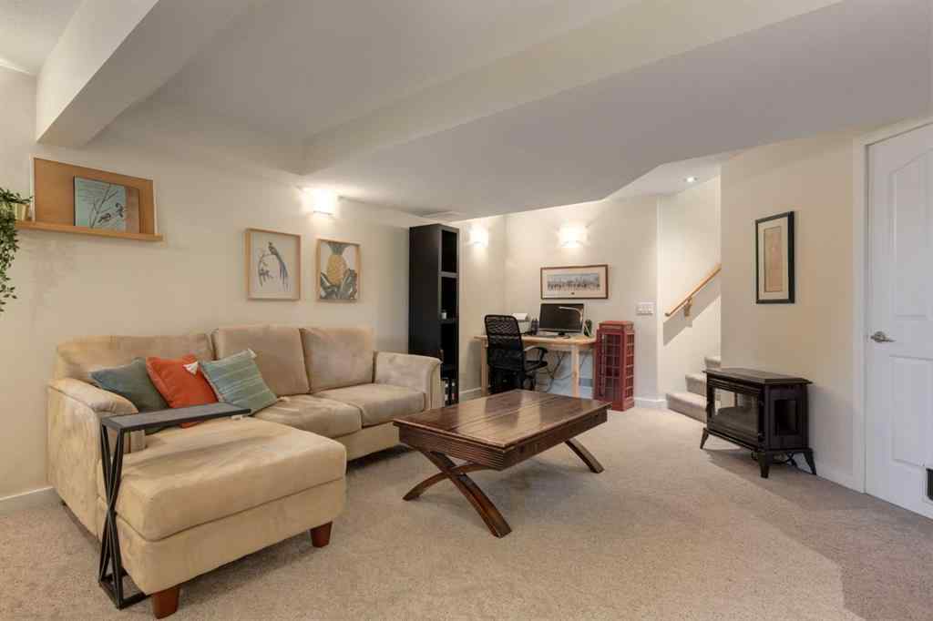 MLS® A2255446 - 21 Springbank Rise SW in Springbank Hill Calgary, Residential