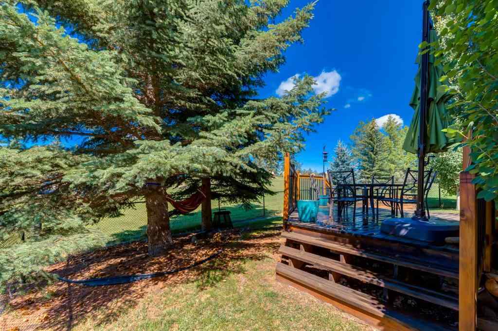 MLS® A2255446 - 21 Springbank Rise SW in Springbank Hill Calgary, Residential