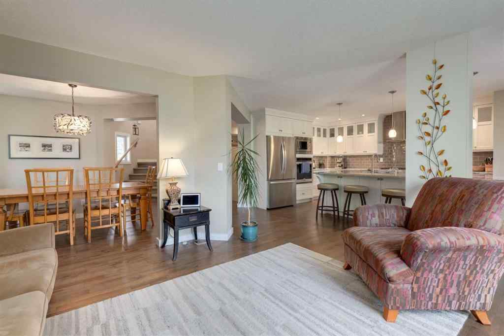 MLS® A2255446 - 21 Springbank Rise SW in Springbank Hill Calgary, Residential