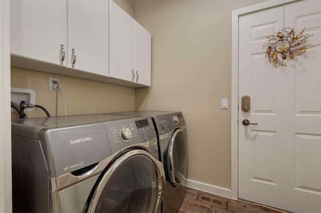 MLS® A2255446 - 21 Springbank Rise SW in Springbank Hill Calgary, Residential