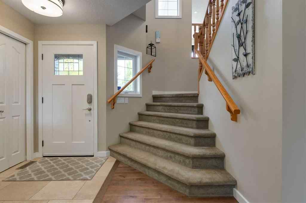 MLS® A2255446 - 21 Springbank Rise SW in Springbank Hill Calgary, Residential