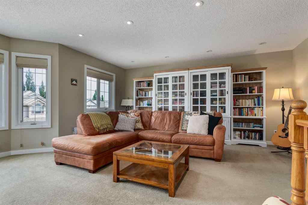 MLS® A2255446 - 21 Springbank Rise SW in Springbank Hill Calgary, Residential