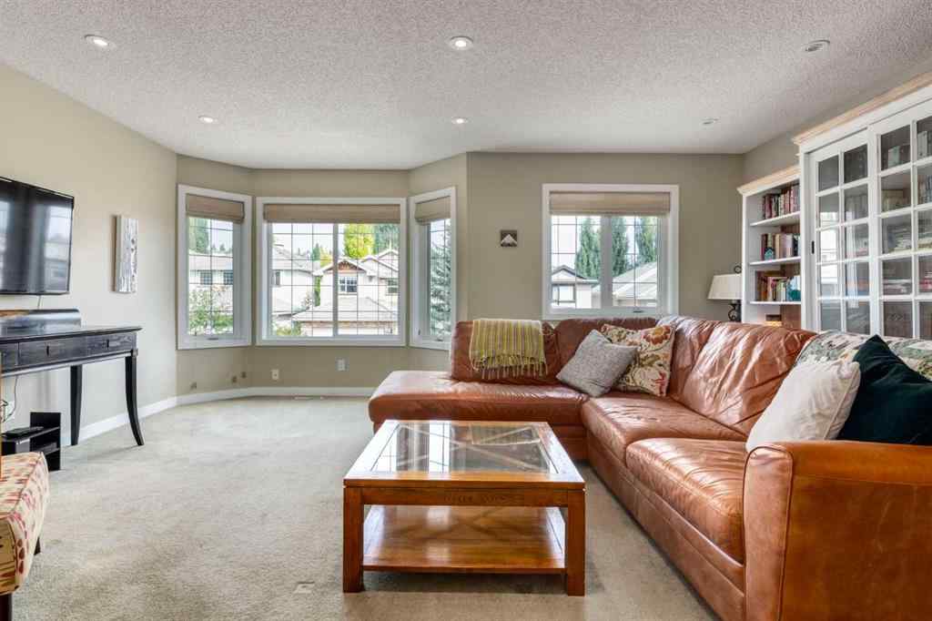 MLS® A2255446 - 21 Springbank Rise SW in Springbank Hill Calgary, Residential