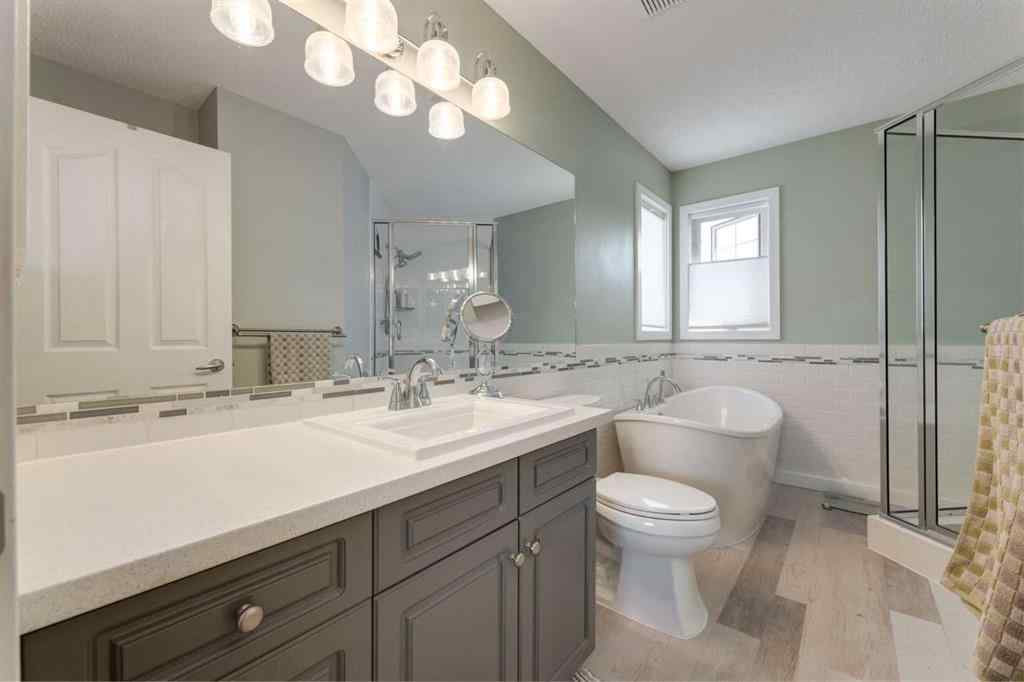 MLS® A2255446 - 21 Springbank Rise SW in Springbank Hill Calgary, Residential