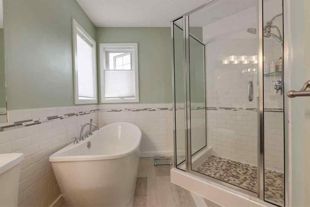 MLS® A2255446 - 21 Springbank Rise SW in Springbank Hill Calgary, Residential