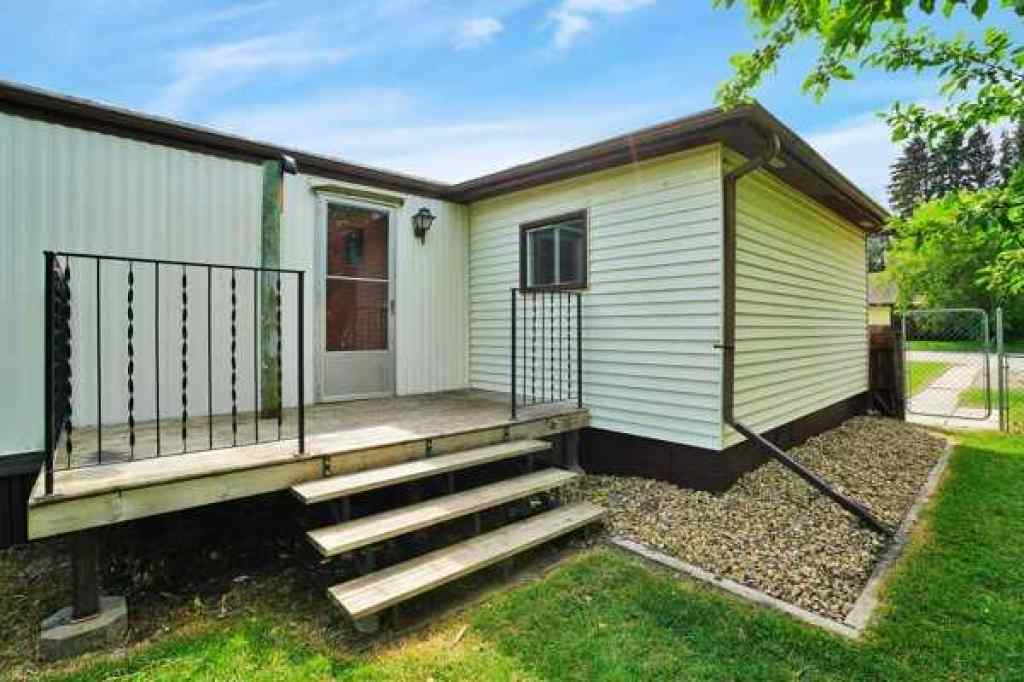 MLS® A2255449 - 5105 46 Street  in NONE Rimbey, Residential