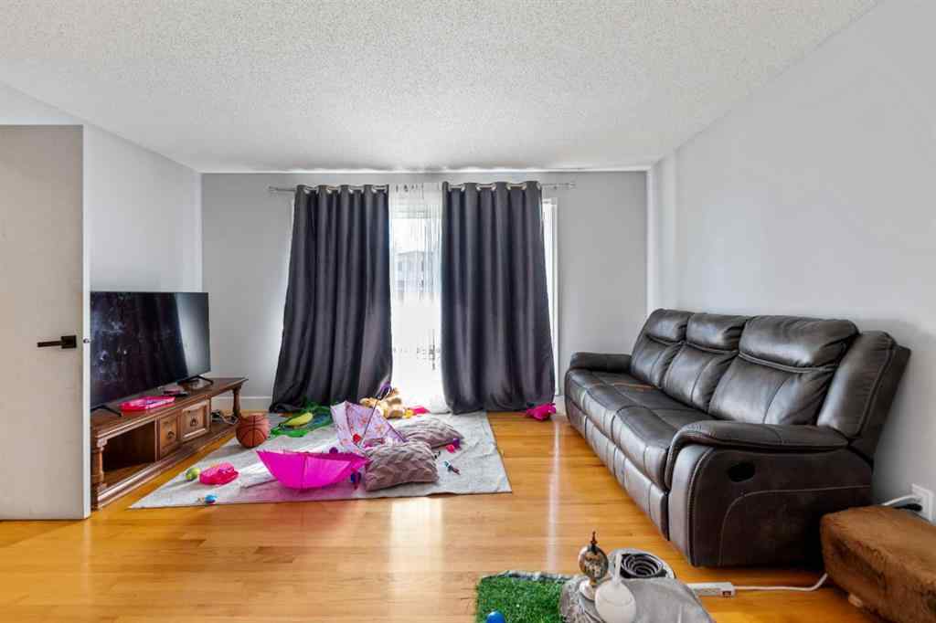 MLS® A2255450 - 83 Templevale Way NE in Temple Calgary, Residential