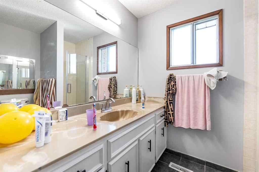MLS® A2255450 - 83 Templevale Way NE in Temple Calgary, Residential