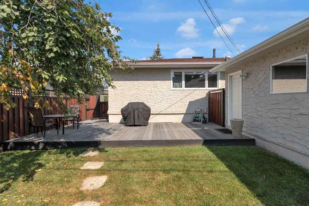 MLS® A2255453 - 64 Lake Emerald Road SE in Lake Bonavista Calgary, Residential
