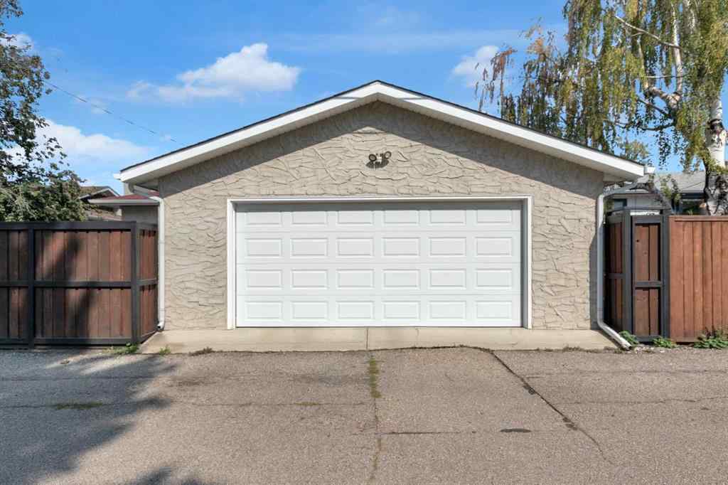 MLS® A2255453 - 64 Lake Emerald Road SE in Lake Bonavista Calgary, Residential