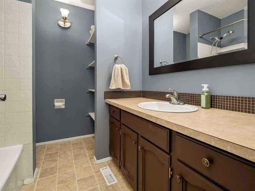 MLS® A2255457 - Unit #13 4025 Glacier Avenue S in Lakeview Lethbridge, Residential