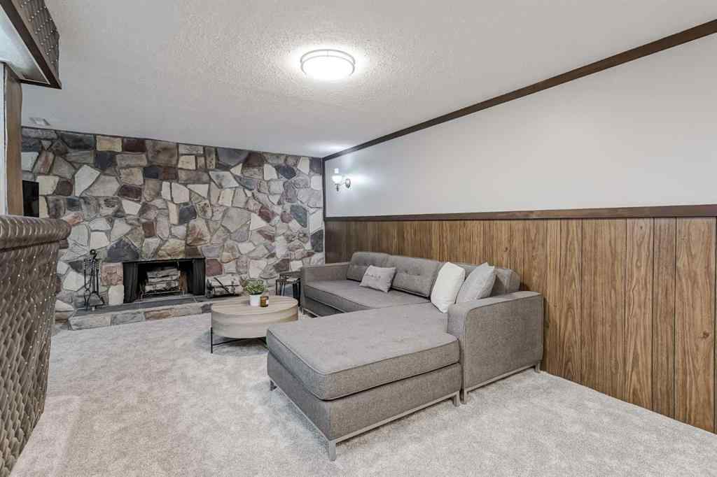 MLS® A2255459 - 7419 Huntertown Crescent NW in Huntington Hills Calgary, Residential