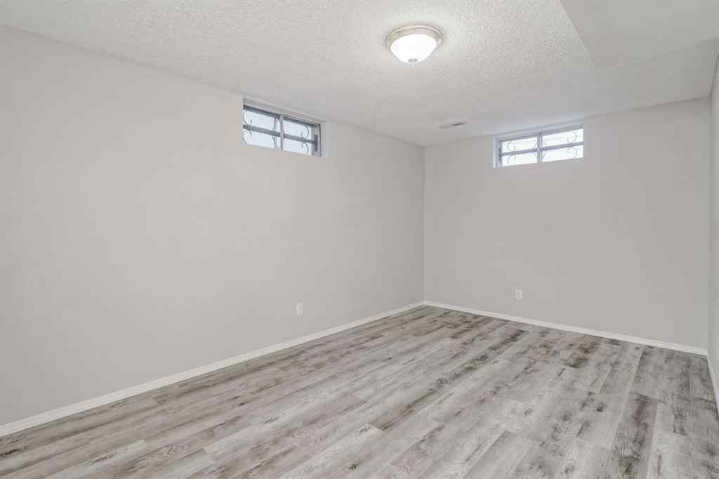 MLS® A2255459 - 7419 Huntertown Crescent NW in Huntington Hills Calgary, Residential