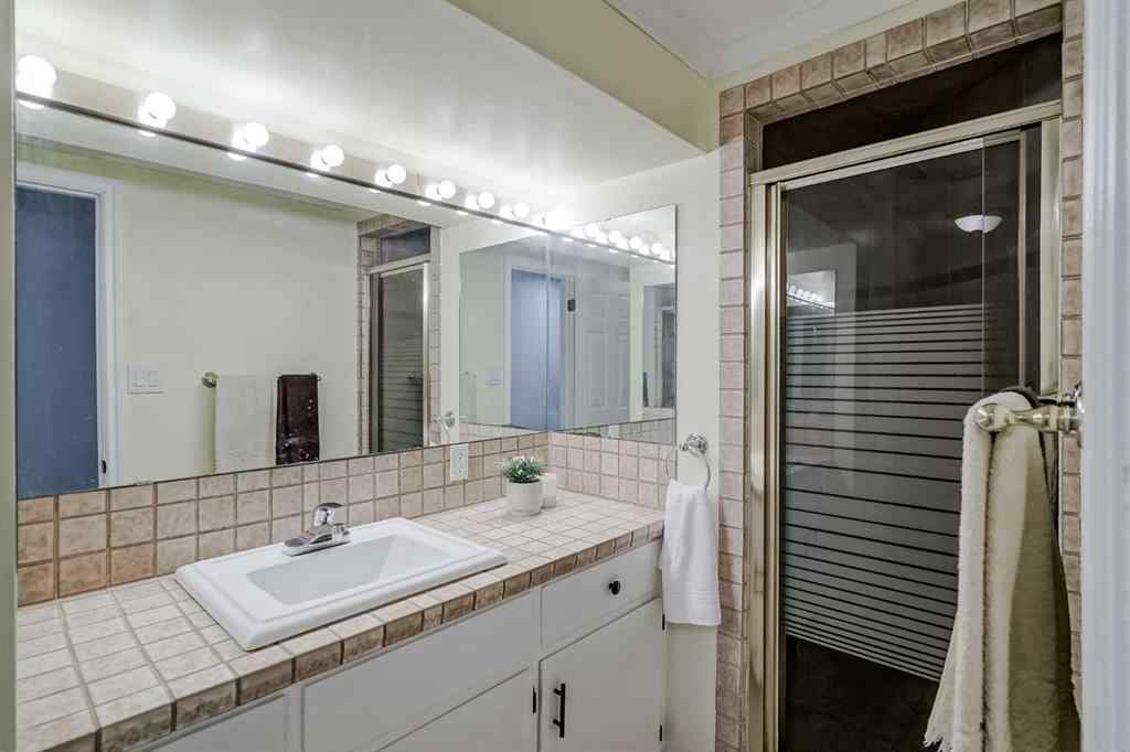 MLS® A2255459 - 7419 Huntertown Crescent NW in Huntington Hills Calgary, Residential