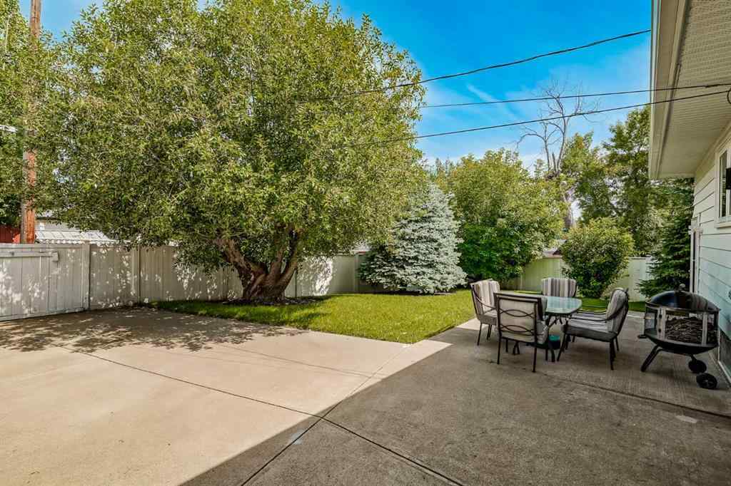 MLS® A2255459 - 7419 Huntertown Crescent NW in Huntington Hills Calgary, Residential