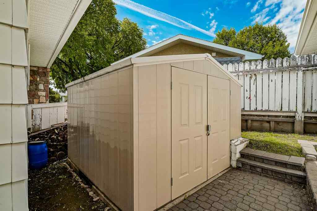 MLS® A2255459 - 7419 Huntertown Crescent NW in Huntington Hills Calgary, Residential