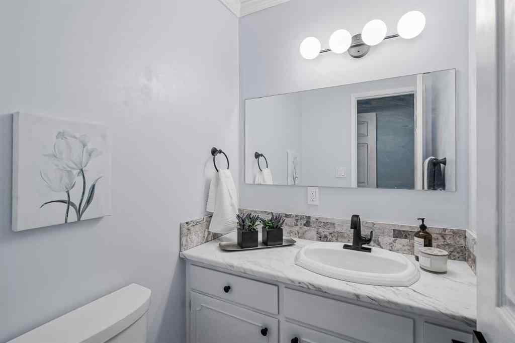 MLS® A2255459 - 7419 Huntertown Crescent NW in Huntington Hills Calgary, Residential
