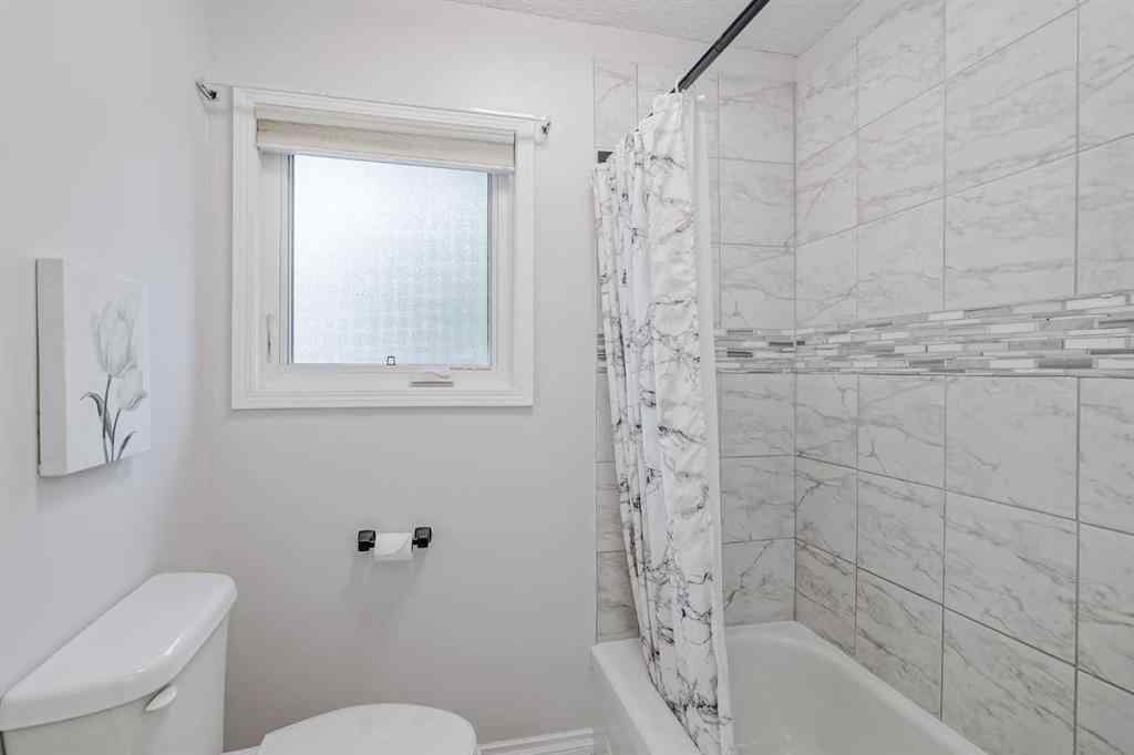 MLS® A2255459 - 7419 Huntertown Crescent NW in Huntington Hills Calgary, Residential