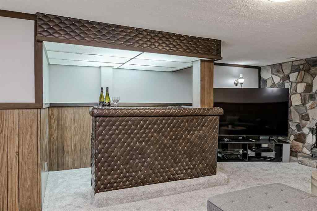 MLS® A2255459 - 7419 Huntertown Crescent NW in Huntington Hills Calgary, Residential