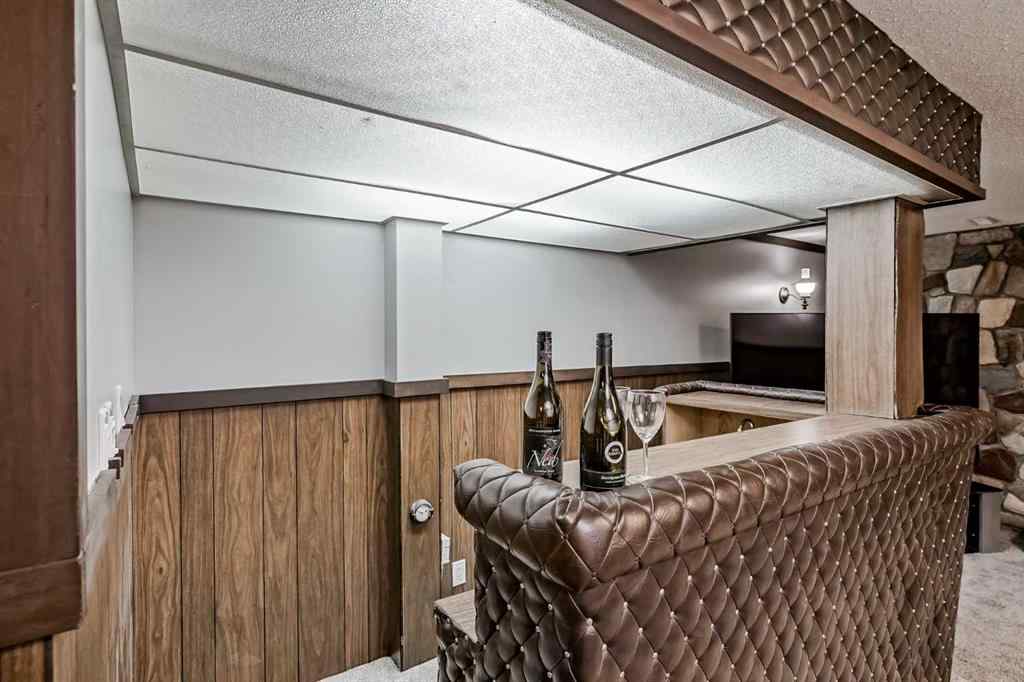 MLS® A2255459 - 7419 Huntertown Crescent NW in Huntington Hills Calgary, Residential