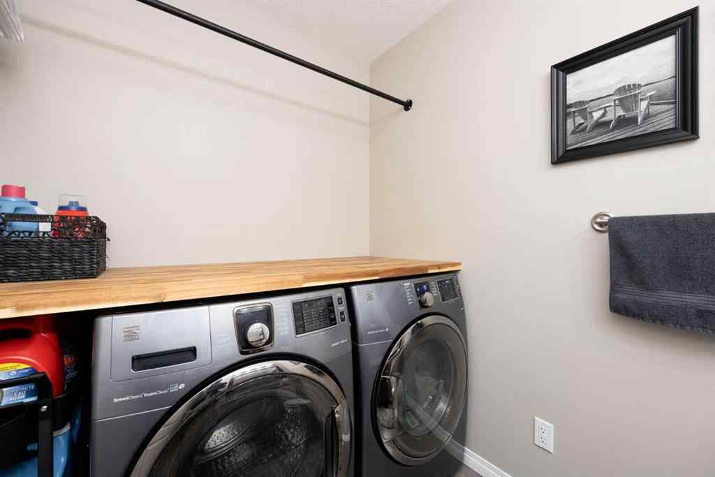 MLS® A2255460 - 225 Hawthorn Way  in Timberlea Fort McMurray, Residential