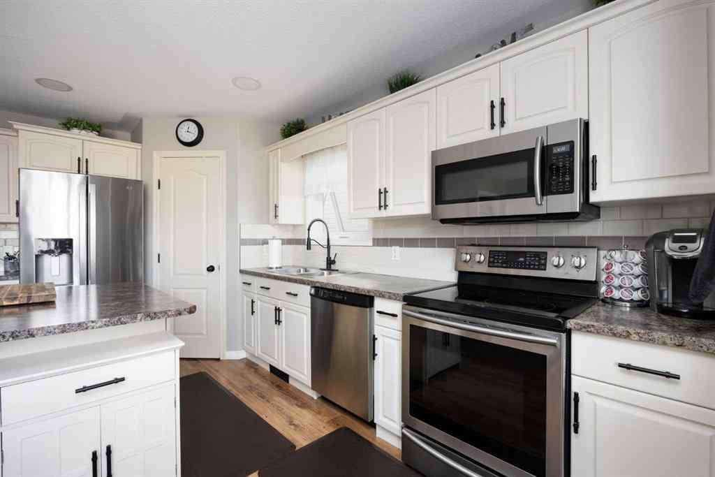 MLS® A2255460 - 225 Hawthorn Way  in Timberlea Fort McMurray, Residential