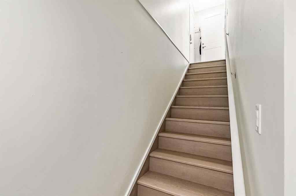MLS® A2255468 - 4004 46 Street SW in Glamorgan Calgary, Residential