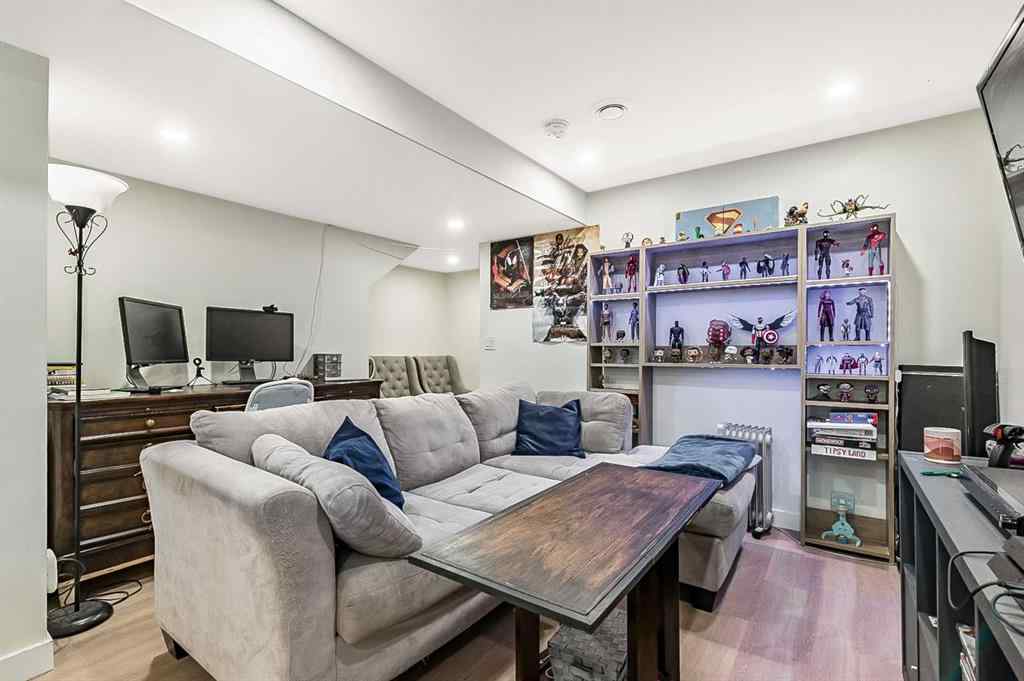 MLS® A2255468 - 4004 46 Street SW in Glamorgan Calgary, Residential