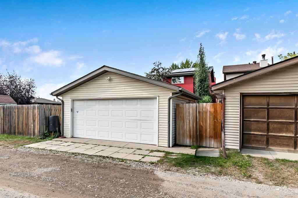 MLS® A2255468 - 4004 46 Street SW in Glamorgan Calgary, Residential