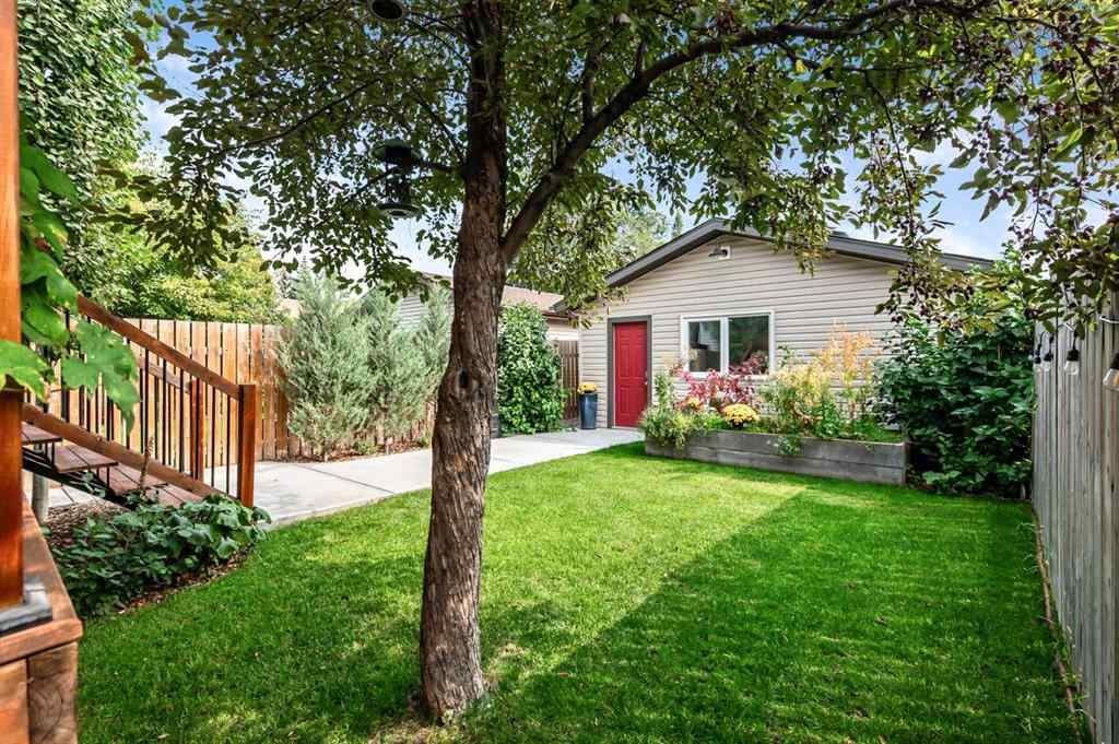 MLS® A2255468 - 4004 46 Street SW in Glamorgan Calgary, Residential