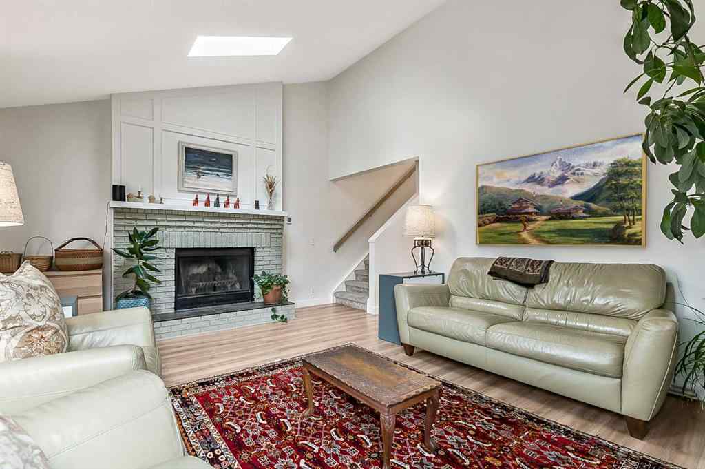 MLS® A2255468 - 4004 46 Street SW in Glamorgan Calgary, Residential