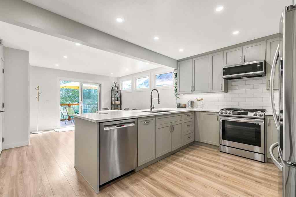 MLS® A2255468 - 4004 46 Street SW in Glamorgan Calgary, Residential