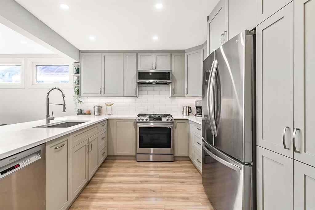 MLS® A2255468 - 4004 46 Street SW in Glamorgan Calgary, Residential