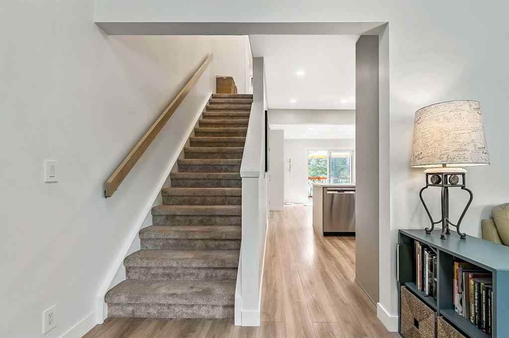 MLS® A2255468 - 4004 46 Street SW in Glamorgan Calgary, Residential