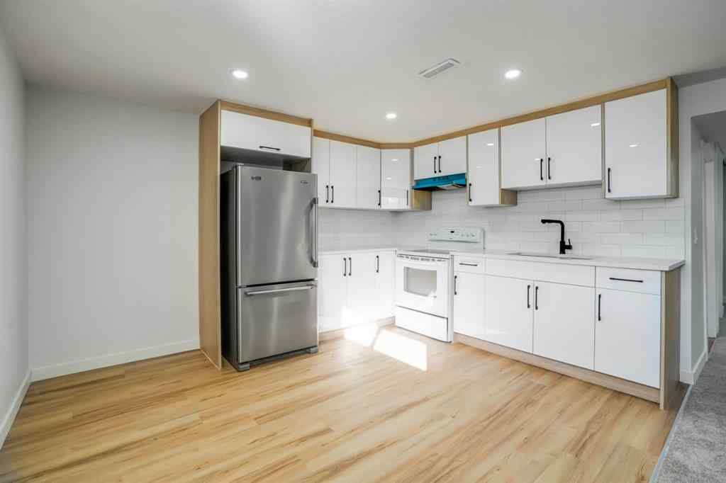 MLS® A2255471 - 264 Penbrooke Close SE in Penbrooke Meadows Calgary, Residential
